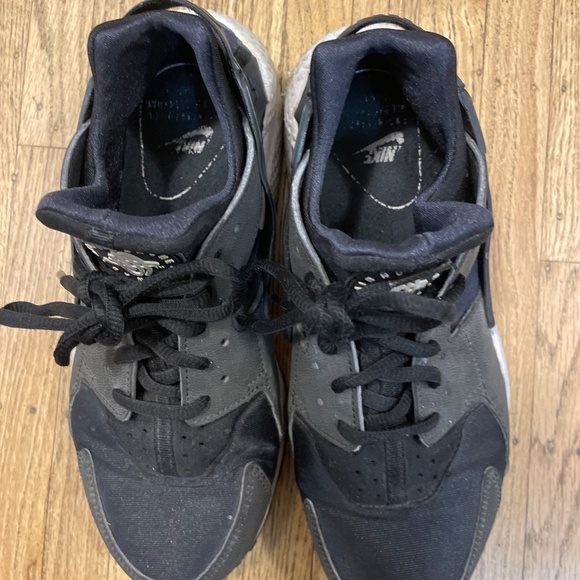 Nike air shoes 9.5 - Picture 6 of 7